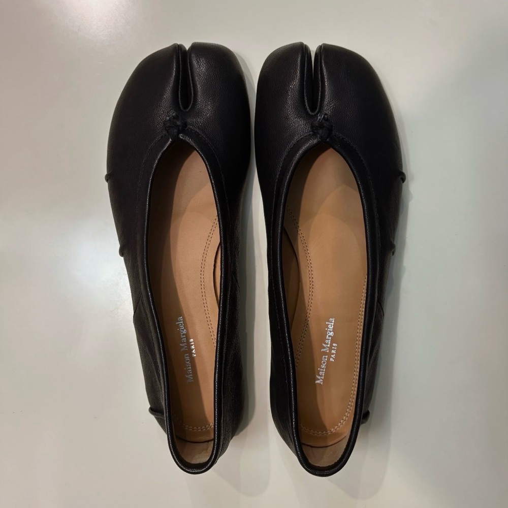 Maison Martin Margiela Black Tabi Split-Toe Leather Flats - Picture 1 of 3